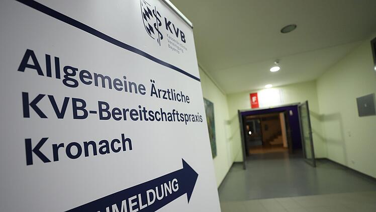 Einige Hinweisschilder sind schon nötig, um den Weg zur Bereitschaftspraxis zu finden, die in der Frankenwaldklinik untergebracht ist. Foto: privat
