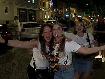 Deutschland im Viertelfinale: Würzburg feiert Sieg über Dänemark