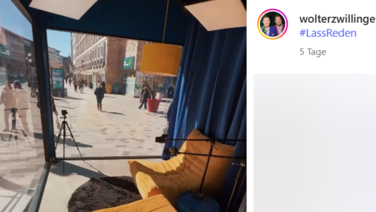 N&uuml;rnberg: Mysteri&ouml;ser Glaskasten mit Promis - was steckt hinter Aktion?