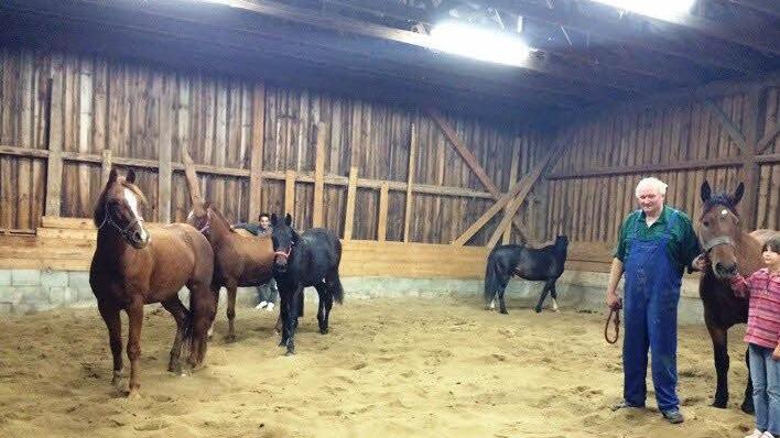 Die Nacht verbrachte die Gruppe im 'Hochsicherhitstrakt', also in der Halle