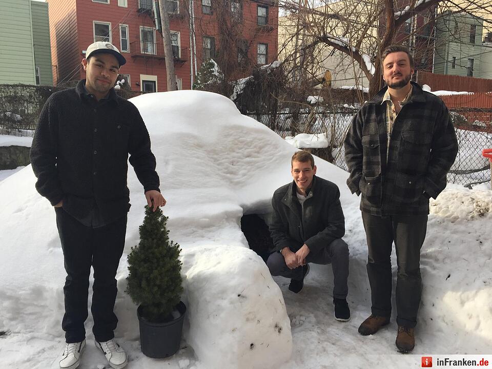 New Yorker vermieten nach Wintersturm Iglu
