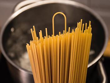 Nudeln Topf Wasser Pasta Spaghetti