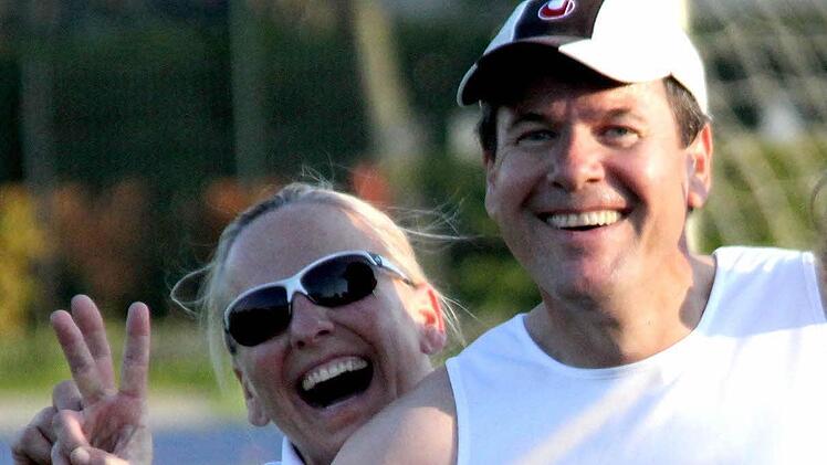 Begeisterung Sekunden nach dem Zieleinlauf: Beate Schenkel (SV Halle/Saale) und Peter Engerisser (SV Kronach) freuen sich über den Gewinn der WM-Bronzemedaille in der Mixed-Staffel.