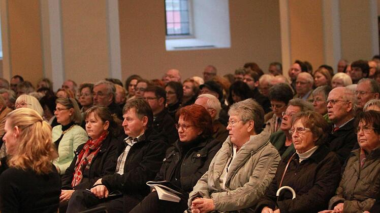 Der Coburger Bachchor beeindruckte zahlreiche Zuhörer mit der Erstauffhührung von Monteverdis Marienvesper in der fast fertig renovierten Morizkirche.Foto: Jochen Berger