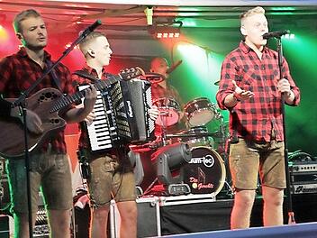 "Die Gerchli" aus Baiersdorf unterstützen mit ihrem Auftritt "Paul, der Gaul" beim sozialen Engagement. Foto: Mathias Erlwein