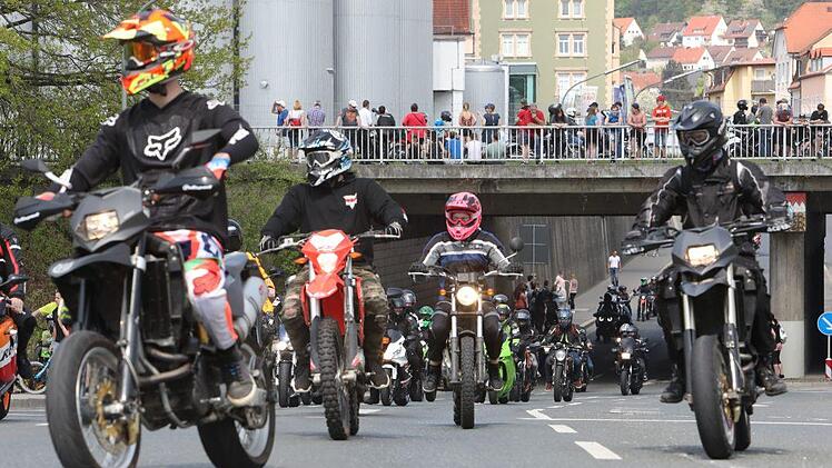 Der Motorrad-Korso zur Sternfahrt 2018. Foto: Barbara Herbst