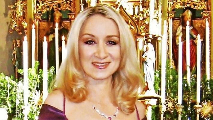 Erlesene Werke der Kirchenmusik und beliebte Volksweisen präsentiert Astrid Harzbecker bei ihrem zweiten Konzert in der Strössendorfer Kirche.  Foto: Bernd Kleinert
