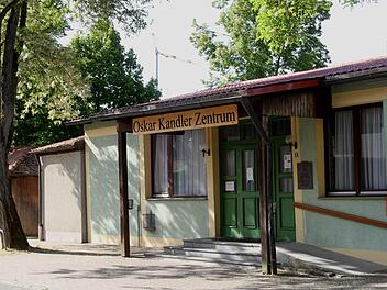 Die Ansicht des Oskar-Kandler-Zentrums von der Karl-Glockner-Straße her, wo auch der Eingangsbereich verändert werden soll. Foto: G. Geiling