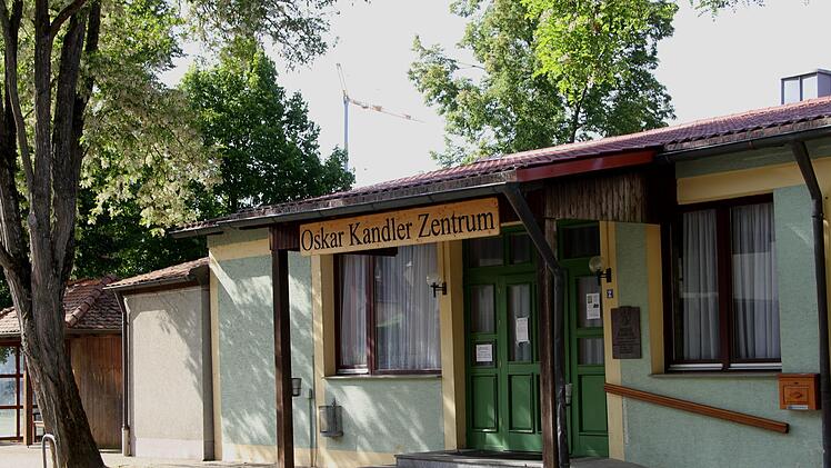 Die Ansicht des Oskar-Kandler-Zentrums von der Karl-Glockner-Straße her, wo auch der Eingangsbereich verändert werden soll. Foto: G. Geiling