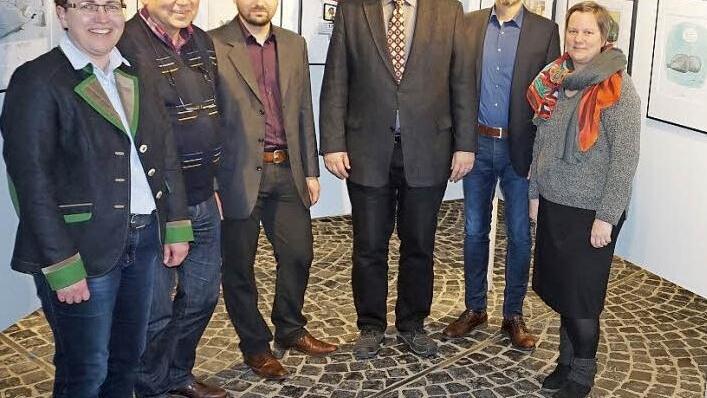 Ausstellungseröffnung im Haus der Langen Rhön zum Thema "Kirche trifft...Natur" mit (von links) Bürgermeisterin Birgit Erb, Michael Geier, Christof Gawronski, Christian Klug, Klaus Spitzl und Ilka Seichter.  Foto: Marion Eckert