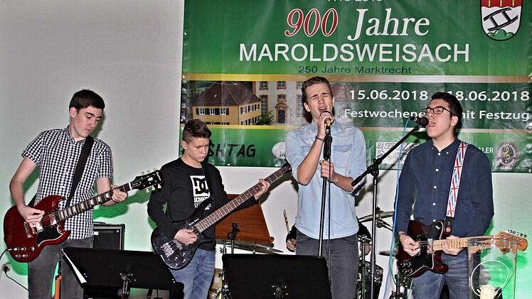 Die Schulband der Ernst-Schmidt-Realschule Ebern gab eine gute Visitenkarte der Bildungseinrichtung ab und brachte Schwung in die Veranstaltung.Helmut Will