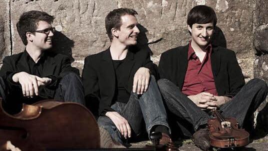 Das Aramis-Trio gastiert in Coburg (von links): Heiner Reich, Fabian Wankmüller und Martin Emmerich. Foto: PR