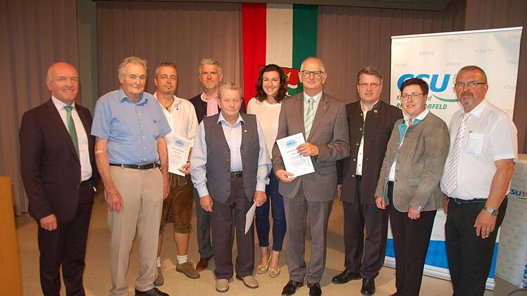 Prominente Gäste  beim 40 jährigen Jubiläum des CSU-Ortsverbandes Burglauer-Niederlauer (von links): Landrat Thomas Habermann, Alt-Bürgermeister und Ehrenbürger Rudi Erhard, 2. Vorsitzender Jürgen Wehner, MdL Steffen Vogel, Paul Then, Staatsministerin Dorothee Bär, Bürgermeister Richard Knaier aus Niederlauer, der Bayerischen Staatsminister der Justiz Prof. Dr. Winfried Bausback, CSU-Kreisvorsitzende Birgit Erb und Ortsvorsitzender Gustav Fuß.  Manfred Mellenthin