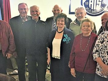 Die neuen Ehrenmitglieder des ATS Kulmbach (von links): Lothar Eyßer, Otto Meisel, Rudi Fortwängler, Michael Deichsel, Vorstandsvorsitzende Heidesuse Wagner, Thomas Zapf, Erika Röder, Adolf Dornhöfer und Gisela Irrgang Foto: privat