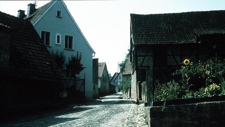 Alte Schulstraße in Haard. Foto: Archiv Ewald Kiesel