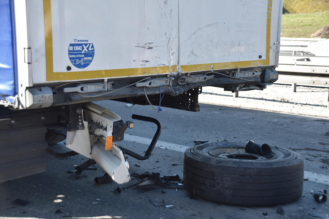 A6 bei Nürnberg: Kleintransporter fährt auf Stauende auf – Fahrer stirbt noch an Unfallstelle