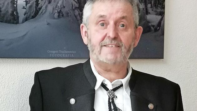 Thomas Wellein mit Urkunde