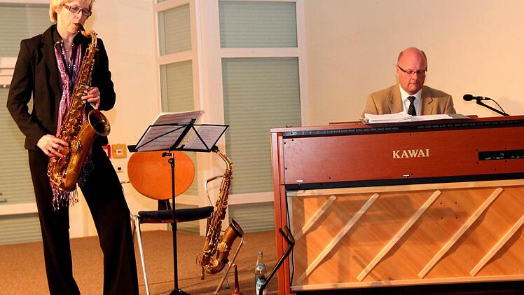 Das Duo Sax-Müller und Co. (Jutta Wachs-Müller, Saxophon, und Andreas Engel, Piano)