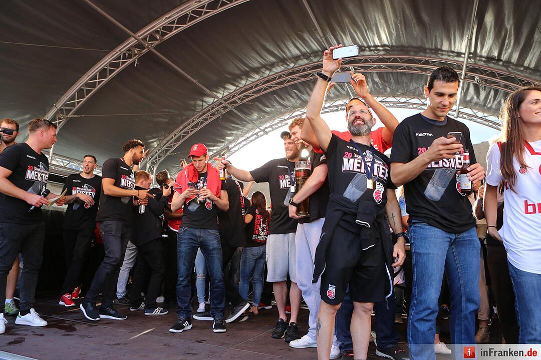 Brose-Baskit zum  achten mal Meister; Foto: Barbara Herbst