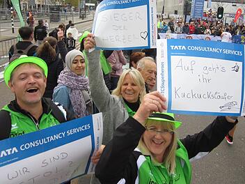 Mit insgesamt 47 Personen reiste der SC nach Amsterdam - und feuerte die Kuckucksl&auml;ufer an der Strecke lautstark an. Jochen Brosig