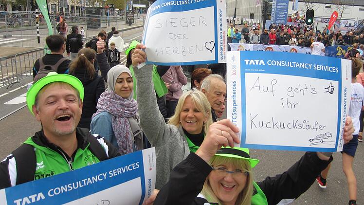 Mit insgesamt 47 Personen reiste der SC nach Amsterdam - und feuerte die Kuckucksl&auml;ufer an der Strecke lautstark an. Jochen Brosig