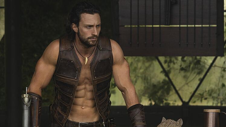 Kraven (Aaron Taylor-Johnson) schl&auml;gt sich mit seinen L&ouml;wenkr&auml;ften durch.