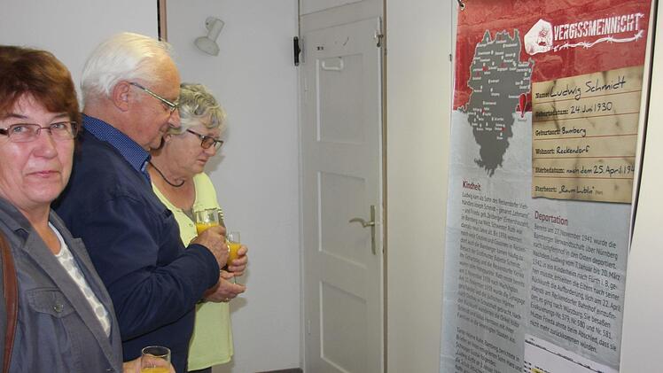 Interessierte Ausstellungsbesucher kamen auch aus Mürsbach und Rentweinsdorf. Foto: Ralf Kestel