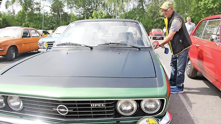 Wolfgang Lauer aus Staffelbach im Landkreis Bamberg hat sich mit seinem Manta SR (90 PS) von 1971 einen Lebenstraum erf&uuml;llt.