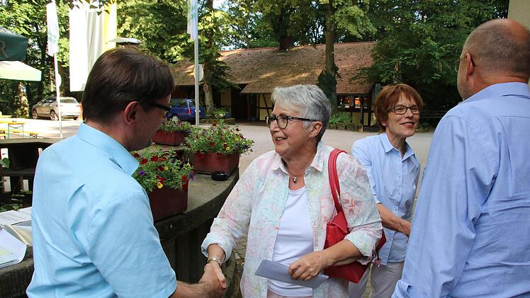 Begrüßung der Gäste. Foto: Jürgen Gärtner