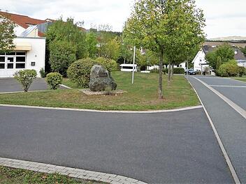 Unterhalb der bestehenden Versorgungszentrale der Himmelkroner Heime (links) will die Diakonie ein Blockkraftheizwerk bauen. Der Gemeinderat gab nun "grünes Licht". Foto: Archiv/Werner Reißaus