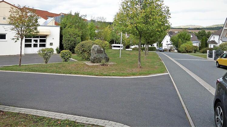 Unterhalb der bestehenden Versorgungszentrale der Himmelkroner Heime (links) will die Diakonie ein Blockkraftheizwerk bauen. Der Gemeinderat gab nun "grünes Licht". Foto: Archiv/Werner Reißaus