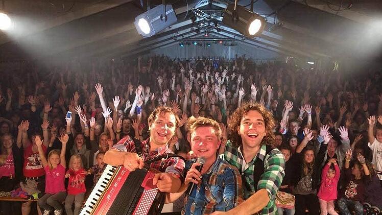 Die Dorfrocker stellten sich gern in den Dienst der guten Sache. Foto: p