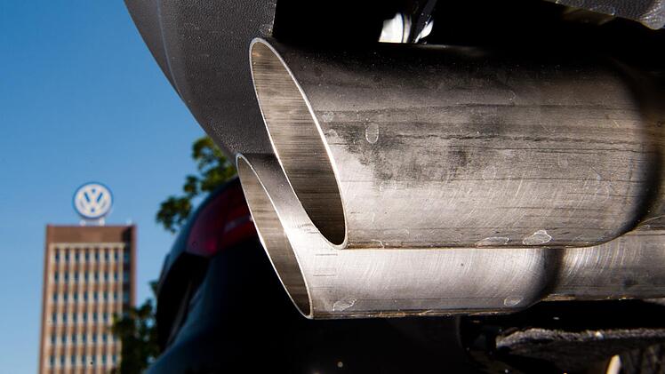 Autos mit Schummelsoftware auszustatten, die auf dem Prüfstand bessere Abgaswerte ermöglicht als im Normalbetrieb, ist sittenwidrig, urteilte das Landgericht Coburg. Foto: Julian Stratenschulte, dpa