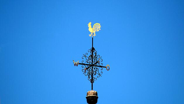 Warum auf vielen Kirchtürmen ein Hahn auf der Spitze sitzt