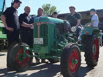 Der Normag BM15 war der älteste Traktor beim Oldtimer-Treffen auf dem Gelände der Firma Nicklas in Schirradorf. Foto: Katharina Müller-Sanke