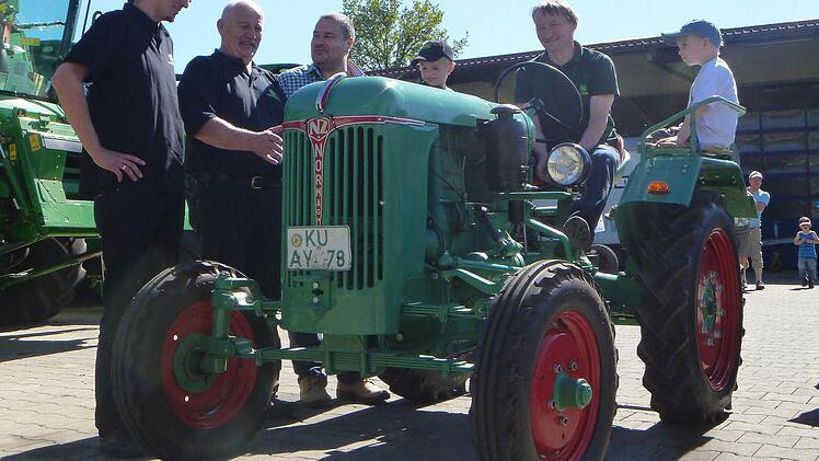 Der Normag BM15 war der älteste Traktor beim Oldtimer-Treffen auf dem Gelände der Firma Nicklas in Schirradorf. Foto: Katharina Müller-Sanke