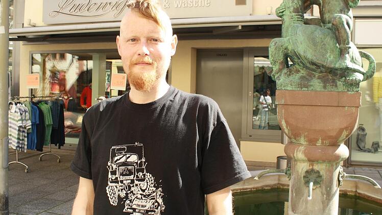 Neo ist 32 Jahre alt. Er lebt auf der Straße seitdem er 14 Jahre alt ist. Foto: Rasheed Saleh