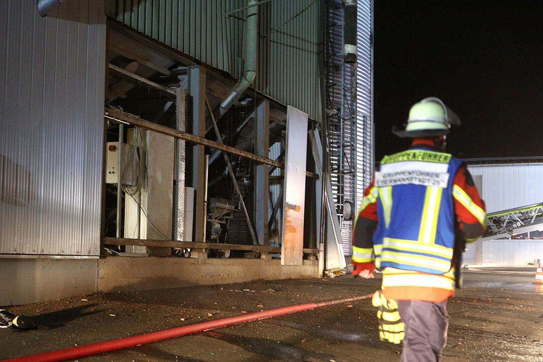 Großeinsatz in Draisendorf: Brand und Verpuffung bei Mühle – großer Schaden