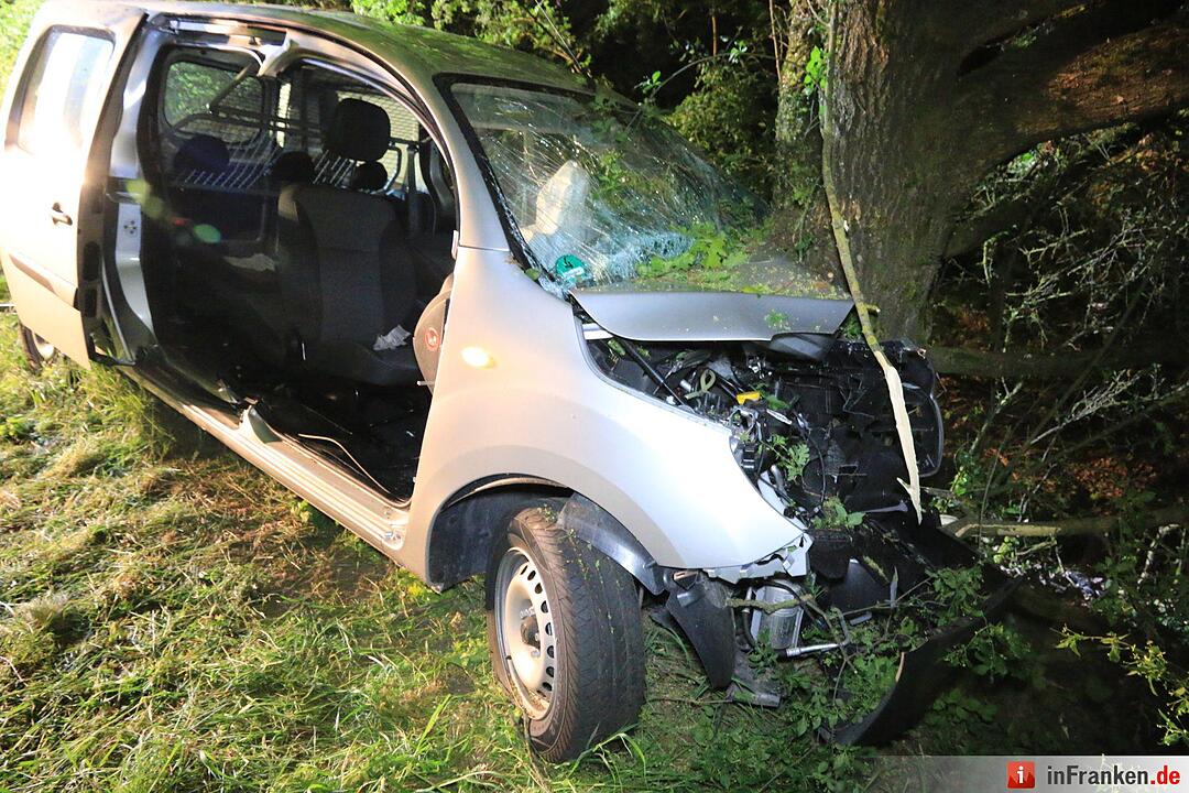 Schweinfurt: Frau und drei Kinder bei Unfall schwer verletzt