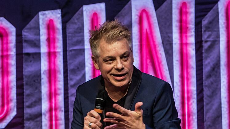 Umjubeltes Gastspiel im ausverkauften Kongresshaus: Michael Mitermeier stellte sein neues Programm in Coburg vor.Foto: Jochen Berger