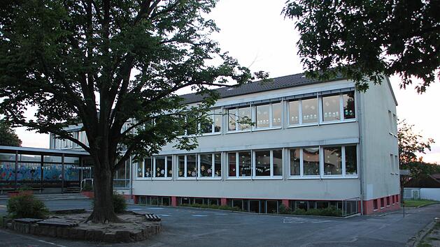 Die Sanierung der Grund- und Mittelschule in Küps ist in den nächsten Jahren ein Mammutprojekt. Gestartet werden sollen die Baumaßnahmen Ende 2019/Anfang 2020.Friedwald Schedel/Archiv