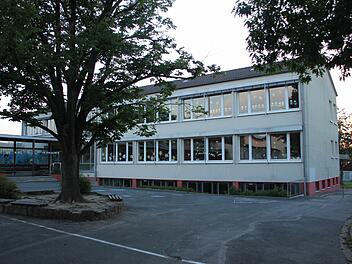 Die Sanierung der Grund- und Mittelschule in Küps ist in den nächsten Jahren ein Mammutprojekt. Gestartet werden sollen die Baumaßnahmen Ende 2019/Anfang 2020.Friedwald Schedel/Archiv