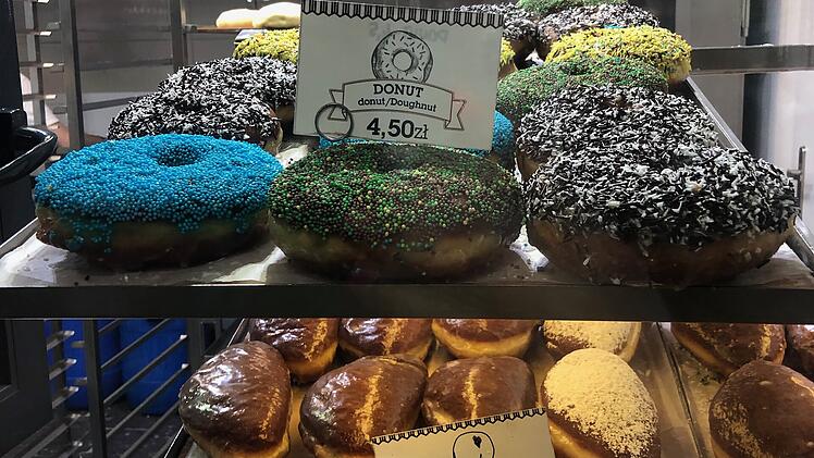 Brzoskwinia erinnern an unsere deutschen Krapfen und sind mindestens genauso lecker!