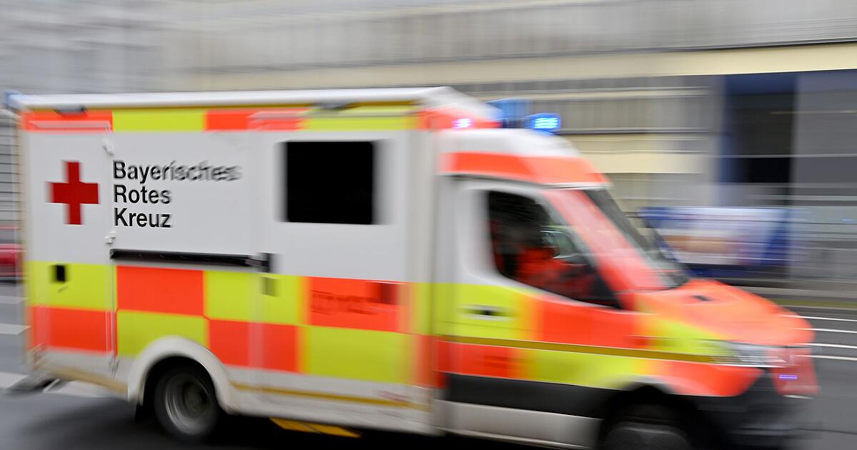 Worker falls from ladder: 26-year-old seriously injured in the Kitzingen ...