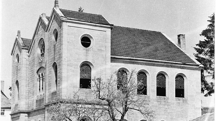 Im Stadtarchiv ist dieses Foto der Synagoge zu finden.   Fotos: privat