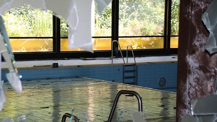 Die Tages des Münnerstädter Hallenbades sind gezählt. Entschieden haben letztendlich 57 Stimmen bei der Stichfrage.