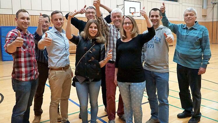 Die neu gewählte Vorstandsmannschaft der TS Kronach mit (v. l.) Mitgliederwart Bernhardt Dietz, Schriftführer Hilmar Wachter, Erstem Vorsitzenden Jörg Schnappauf, Beisitzerin Franziska Fröba, Sportwart Reiner Rebhan, Zweiten Vorsitzenden Wolfgang Ferner, Kassiererin Tanja Jakob, Veranstaltungswart Andre Wicklein und Beisitzer Uli Zeuss will auch künftig für einen weiteren Aufwärtstrend sorgen.  Foto: TS Kronach