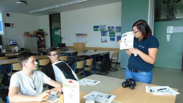 Simone Rieß (rechts) vom Netzwerk Kunststoff Foto: Petra Malbrich