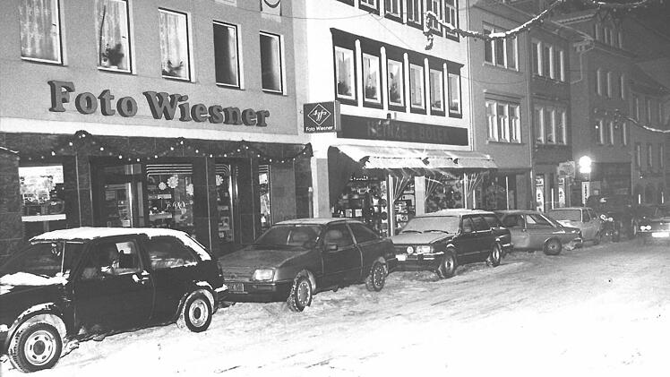 Coburg im Jahr 1985: parkende Autos im Steinweg, der damals noch keine Fußgängerzone war.Foto: CT-Archiv