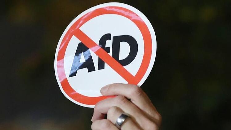 Die heimischen Vertreter der etablierten Parteien wollen der AfD die Stirn bieten. Foto: Christian Charisius/dpa